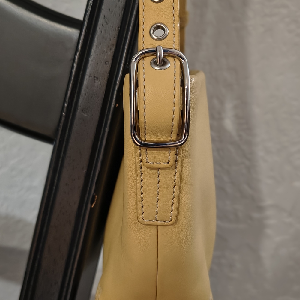 Coach Cream Shoulder Hand Bag - Picture 5 of 17